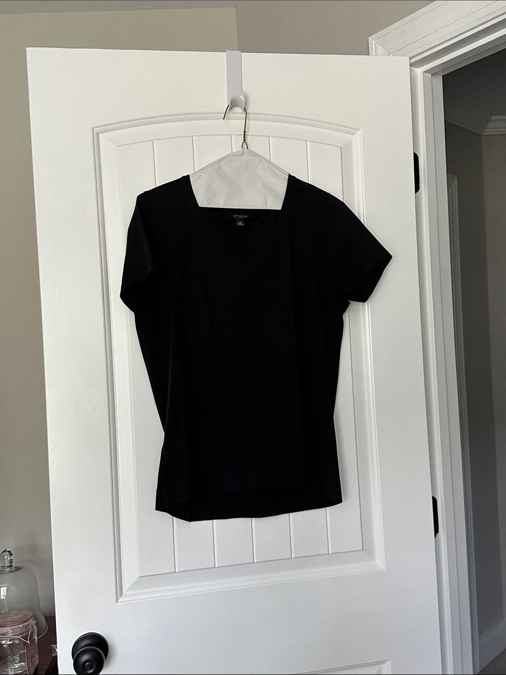 Ann Taylor Black V-Neck Short Sleeve Top